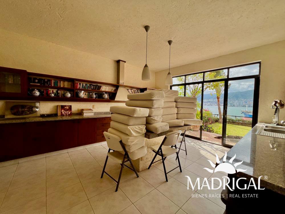 &&& Villa en venta en Guitarrón con vista a la Bahía y Acceso a la Playa