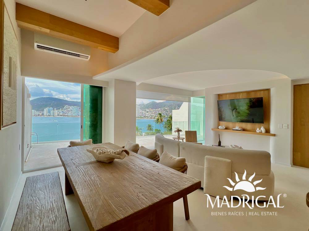 Villas Alejandra - Pent House en venta en Brisas Guitarrón Acapulco frente a playa