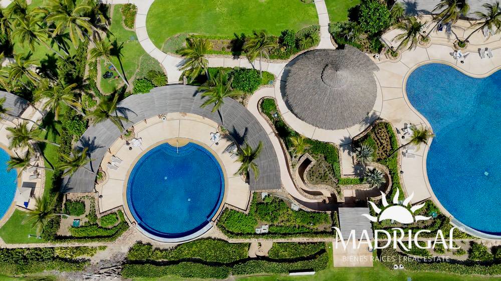 Departamento en venta en Playamar Diamante de cuatro recámaras frente al mar en Playa Diamante