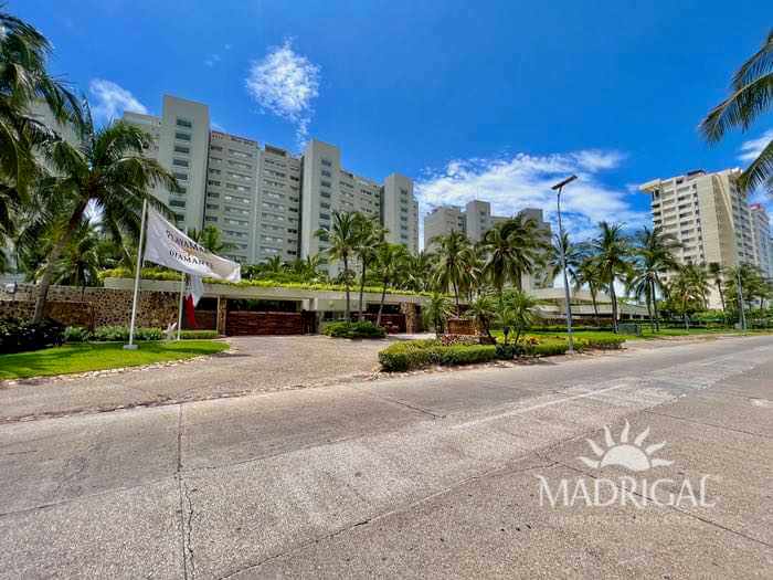 Playamar Diamante |Departamento en venta de tres recámaras frente al mar en Playa Diamante