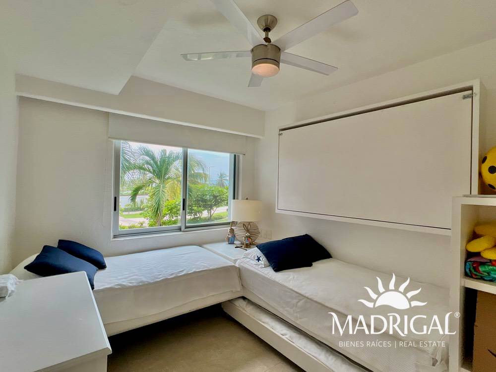 Club Playamar 1| Departamento en venta de cuatro recámaras frente al mar