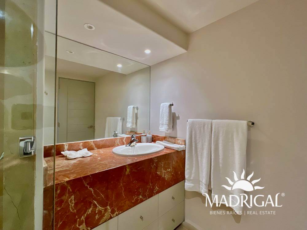 Playamar Diamante | Departamento en venta de cuatro recámaras 