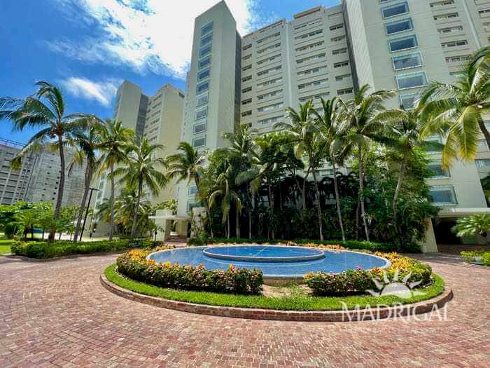 Playamar Diamante | Departamento en venta de cuatro recámaras 