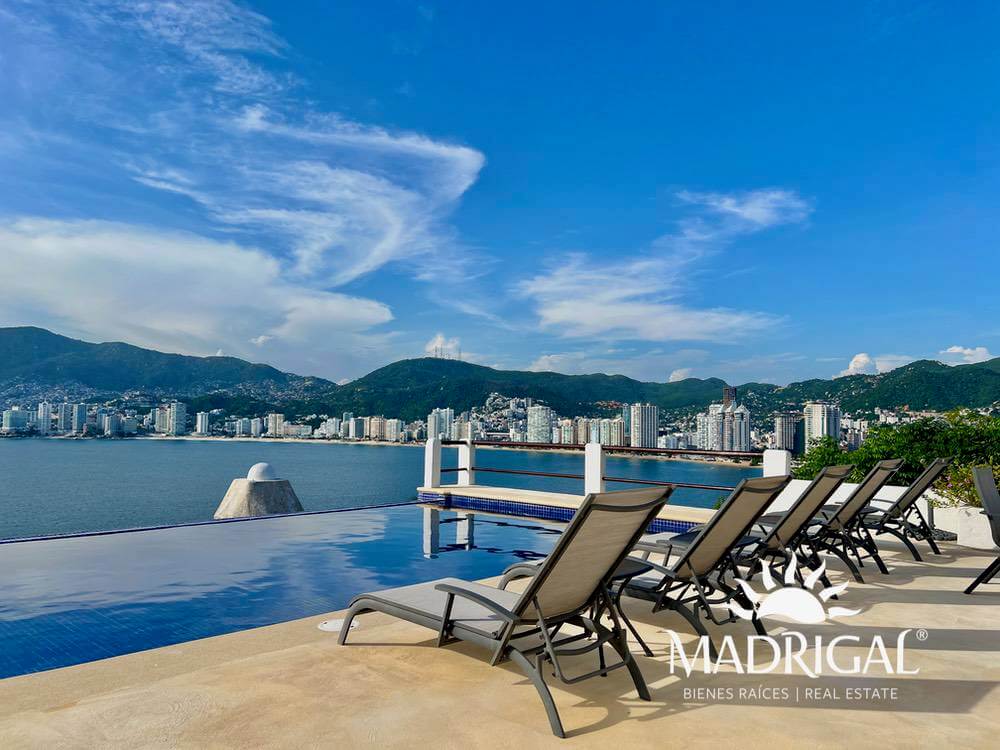 &&& Carey | departamento en venta en Brisas Guitarrón con excelente vista a la bahía