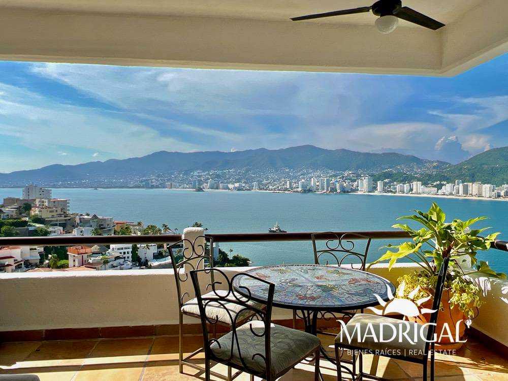 &&& Carey | departamento en venta en Brisas Guitarrón con excelente vista a la bahía