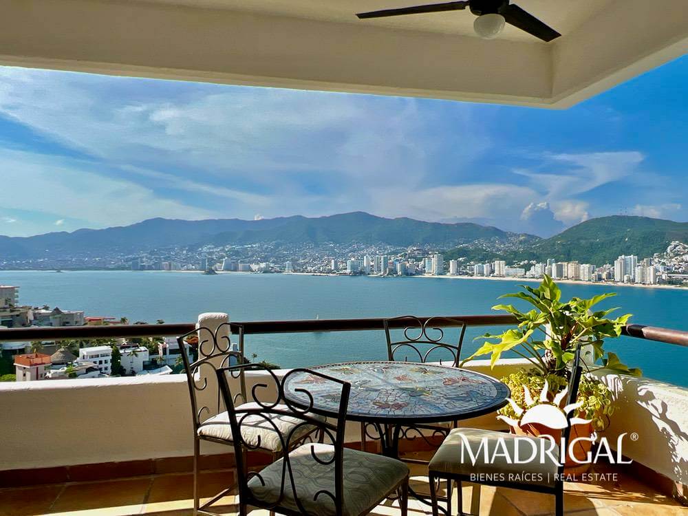 &&& Carey | departamento en venta en Brisas Guitarrón con excelente vista a la bahía