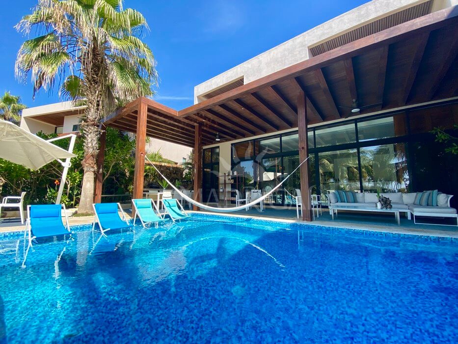Residencias Tres Vidas – Villa en venta frente al campo de Golf
