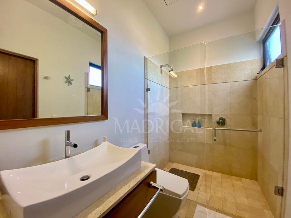 Residencias Tres Vidas – Villa en venta frente al campo de Golf