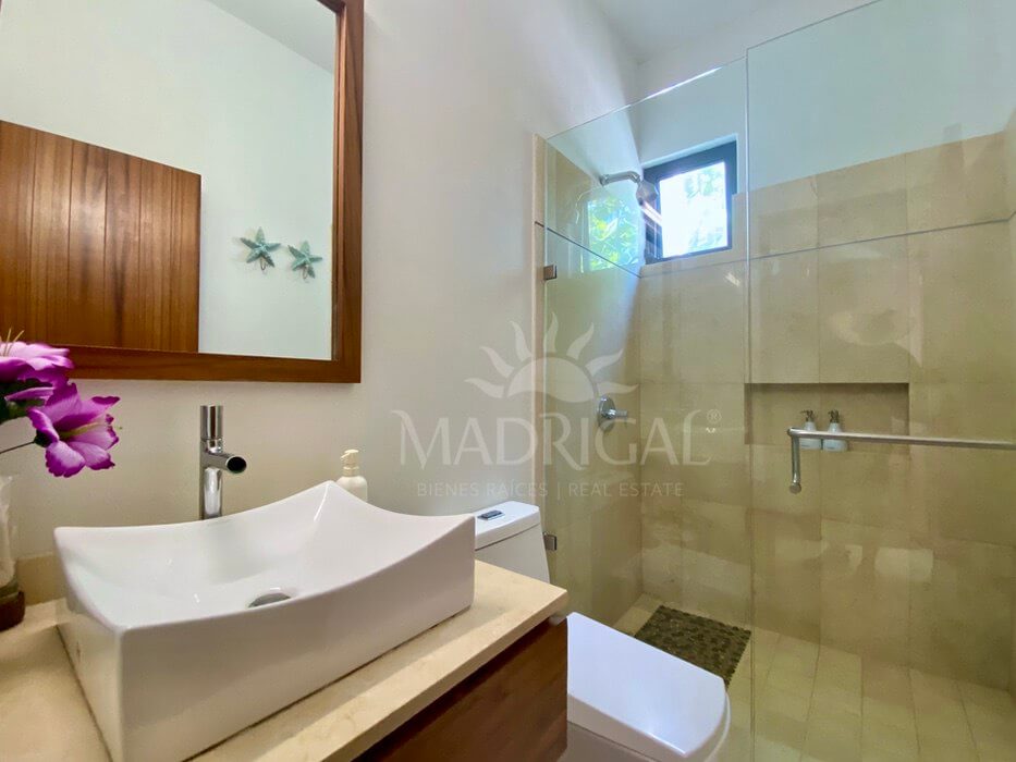 Residencias Tres Vidas – Villa en venta frente al campo de Golf