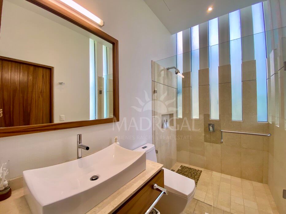 Residencias Tres Vidas – Villa en venta frente al campo de Golf
