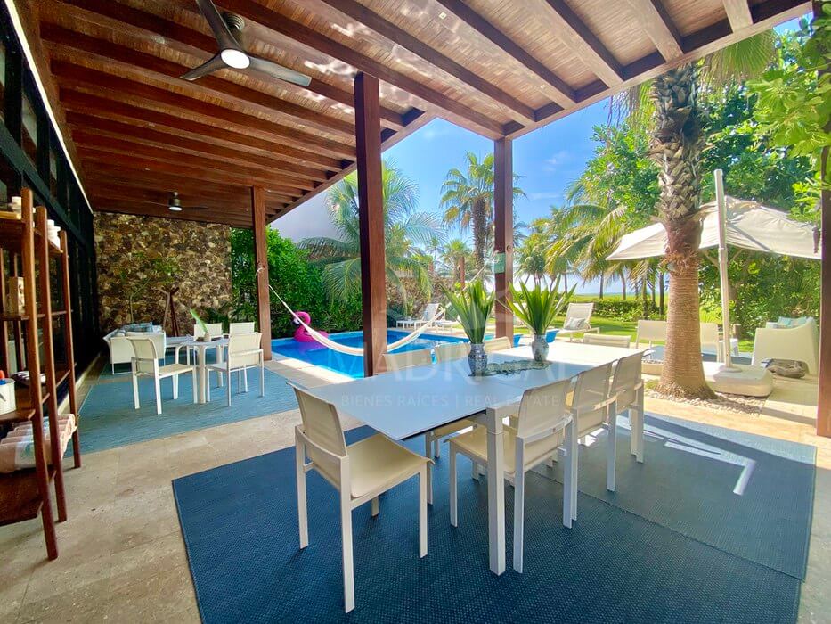 Residencias Tres Vidas – Villa en venta frente al campo de Golf