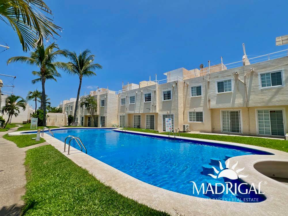 Puente del Mar | Villa en venta con excelente ubicación con Roof Garden