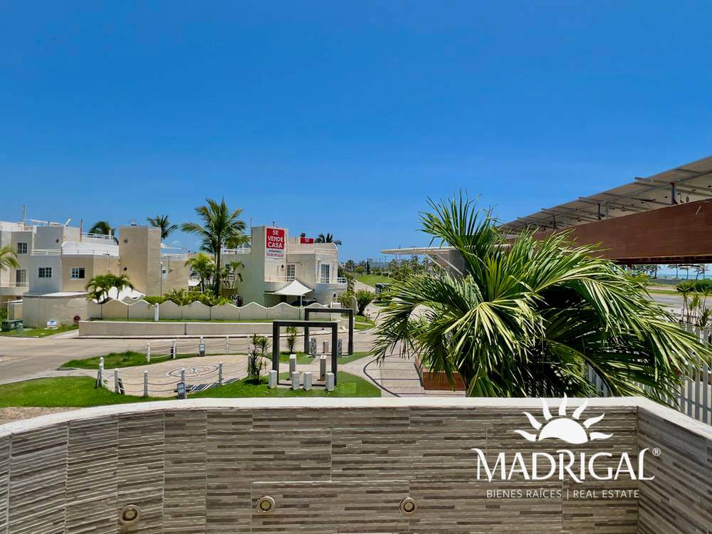 Puente del Mar | Villa en venta con excelente ubicación con Roof Garden