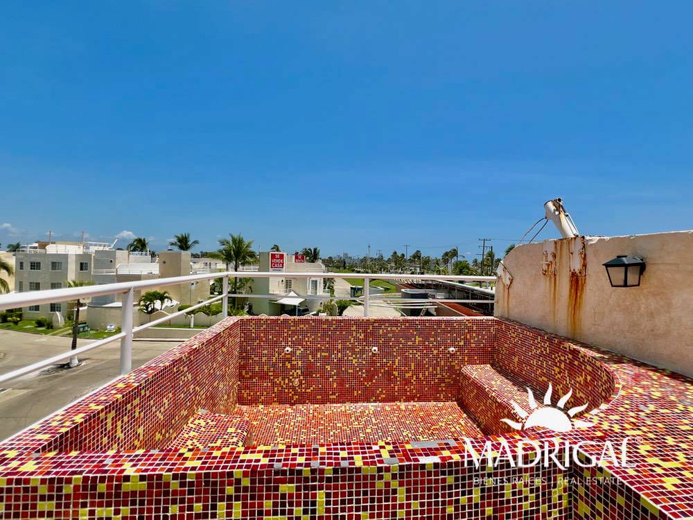 Puente del Mar | Villa en venta con excelente ubicación con Roof Garden