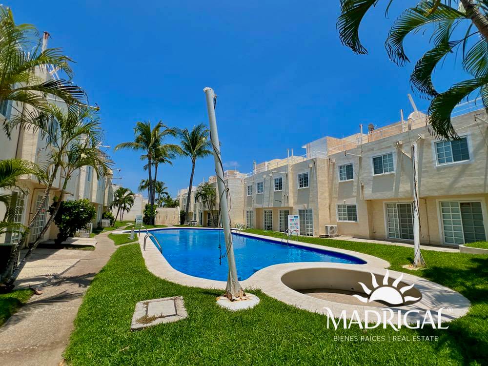 Puente del Mar | Villa en venta con excelente ubicación con Roof Garden