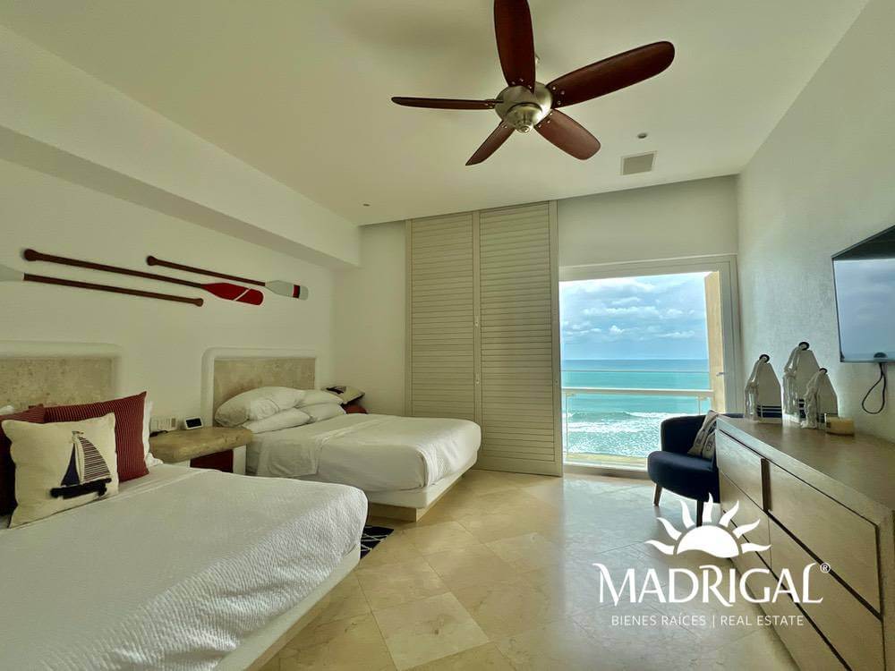 Playamar Diamante |exclusivo Departamento en Venta de seis Recámaras Frente Al Mar en Playa Diamante