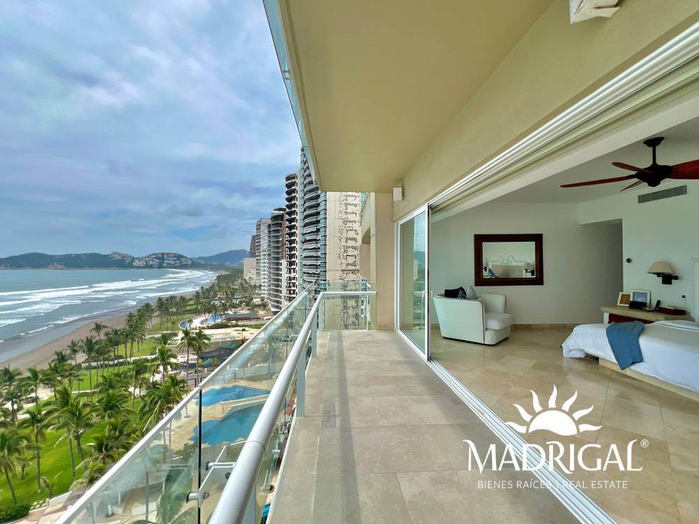 Playamar Diamante |exclusivo Departamento en Venta de seis Recámaras Frente Al Mar en Playa Diamante