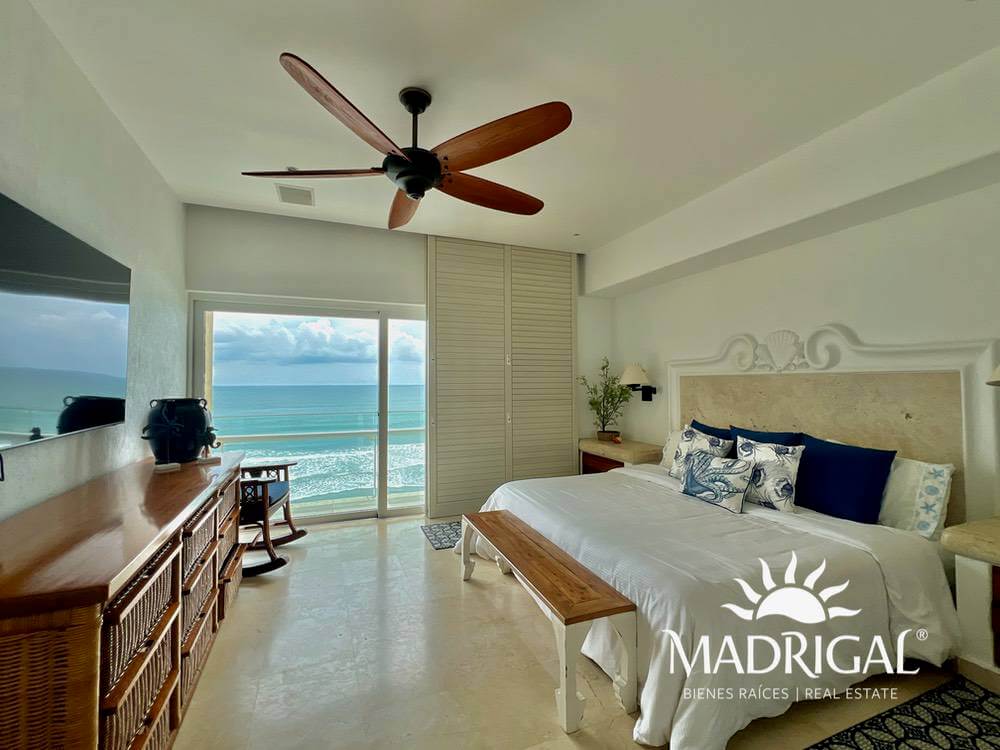 Playamar Diamante |exclusivo Departamento en Venta de seis Recámaras Frente Al Mar en Playa Diamante