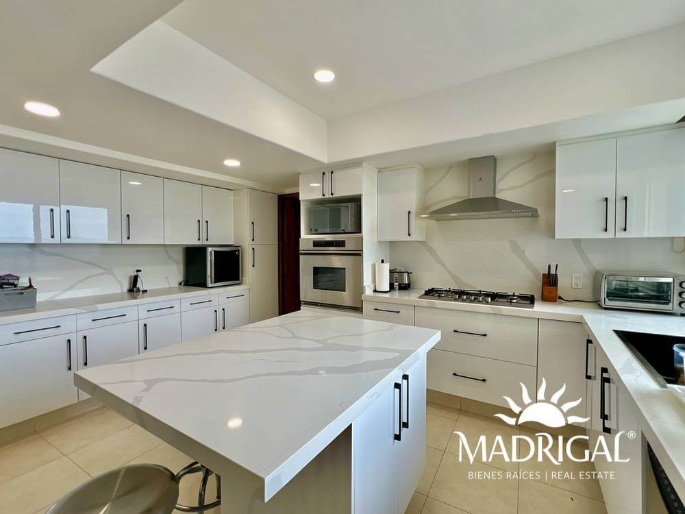 Playamar Diamante |exclusivo Departamento en Venta de seis Recámaras Frente Al Mar en Playa Diamante
