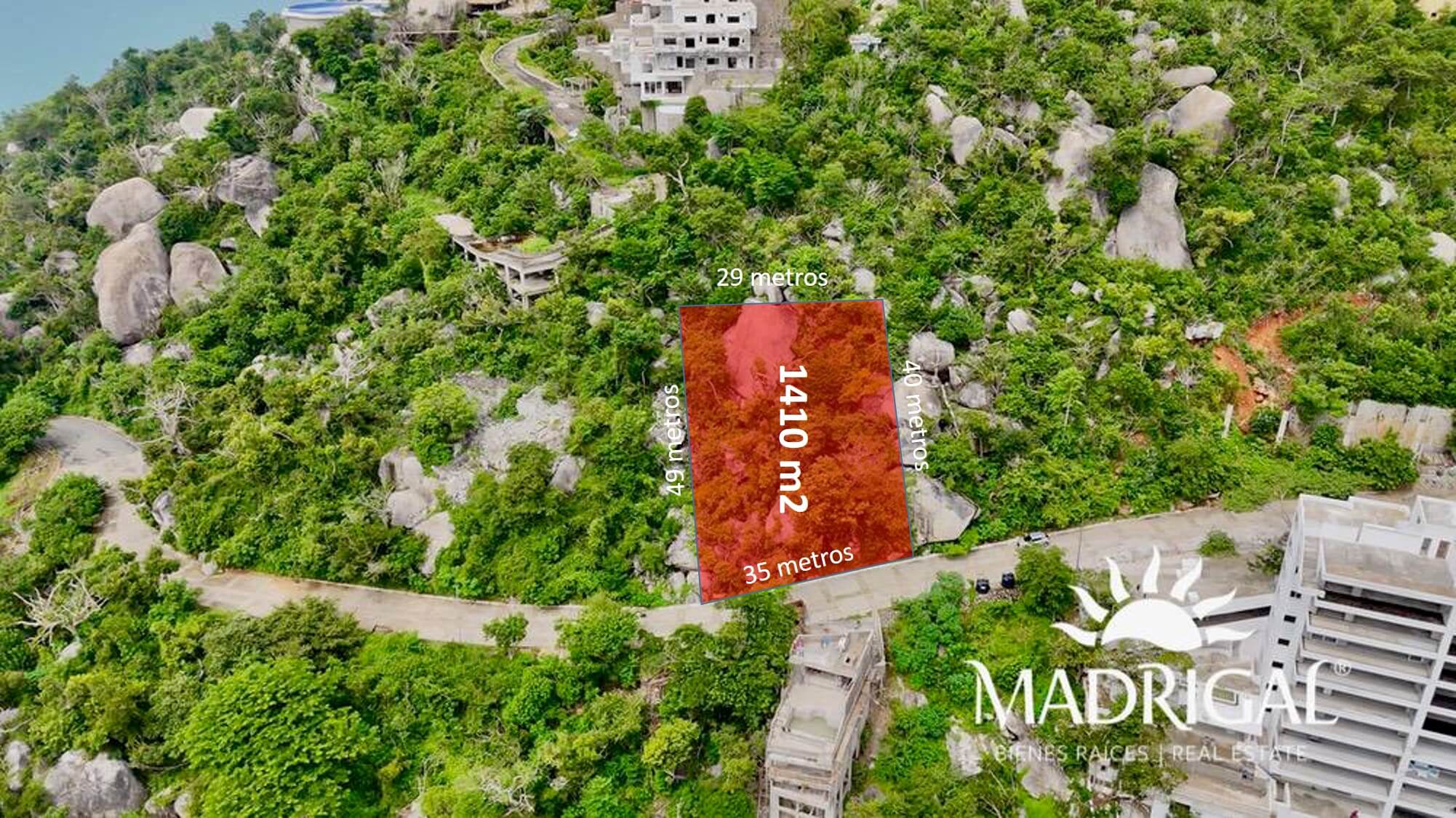 Terreno en venta en el Fraccionamiento Brisas Marques de 1410 m2 en Acapulco con vista a Playa Diamante