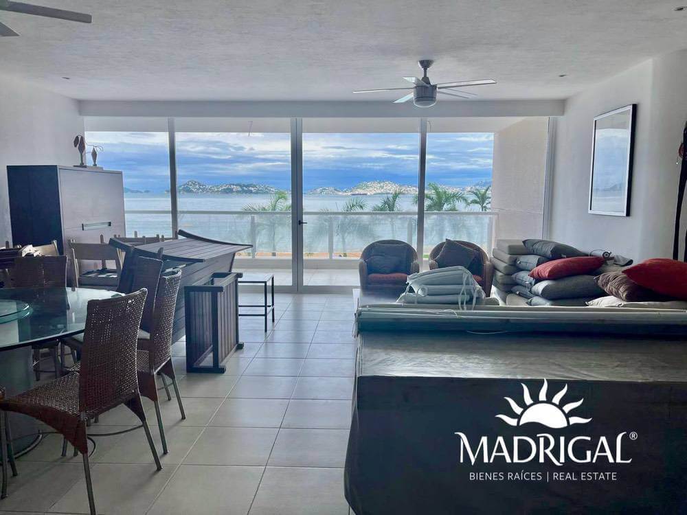 La Jolla, departamento frente a playa en la bahía de Acapulco