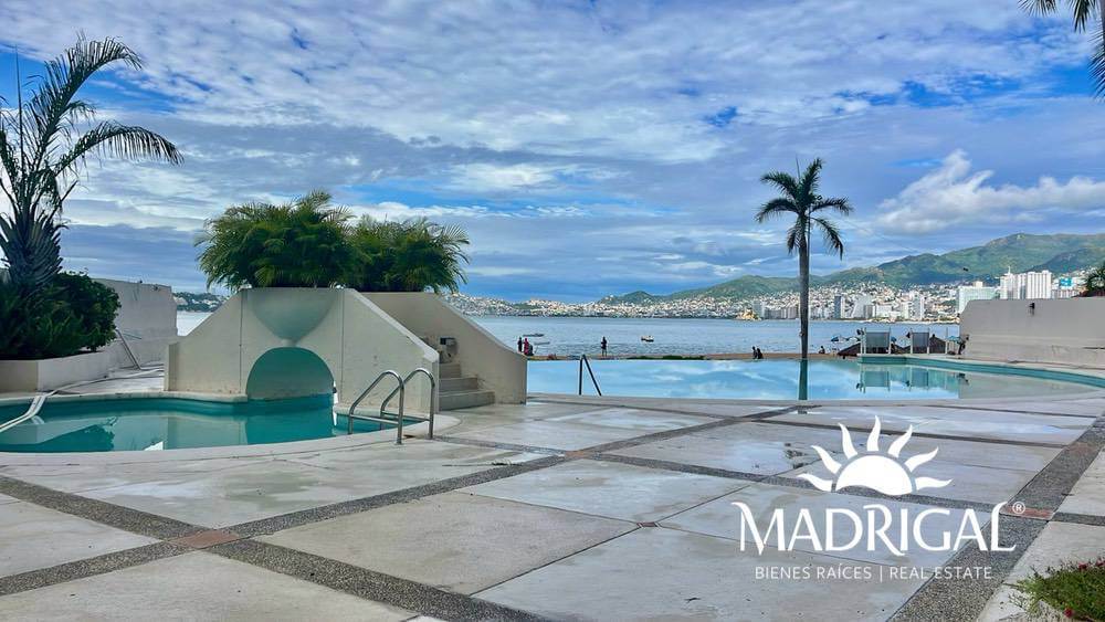 La Jolla, departamento frente a playa en la bahía de Acapulco