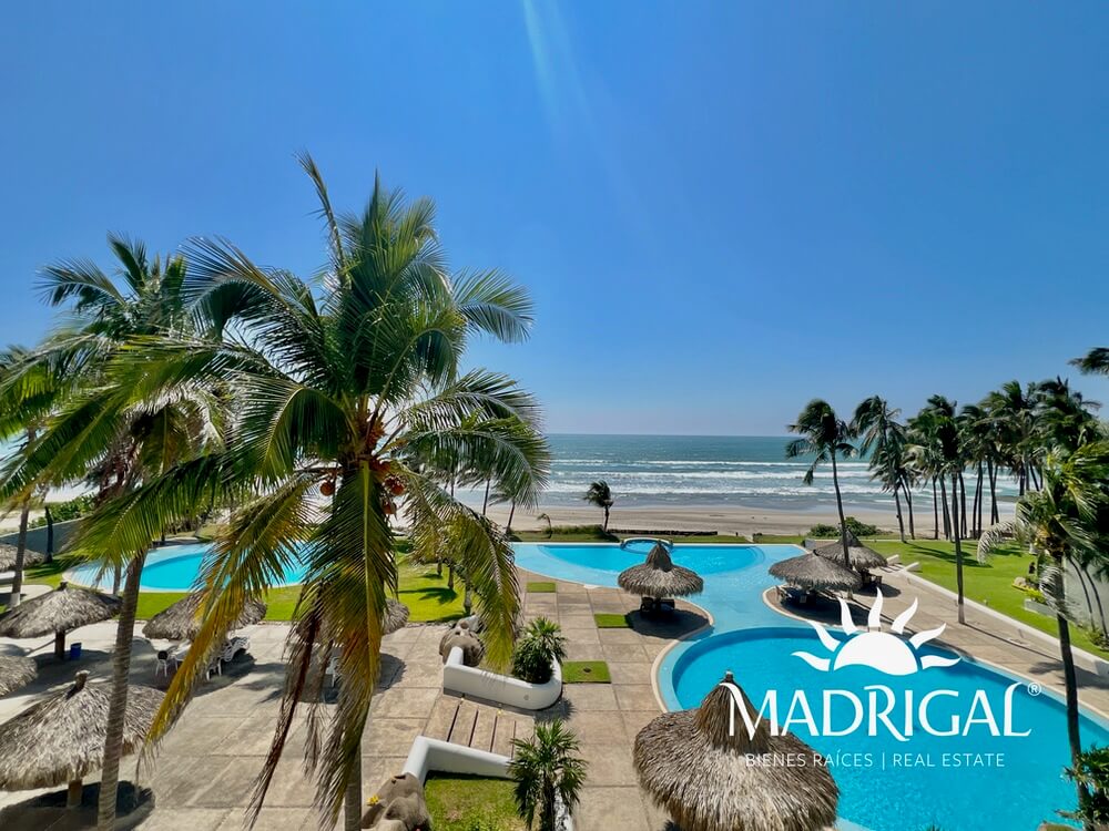 Galapagos | Beachfront Apartment for Sale Requires Reconstruction