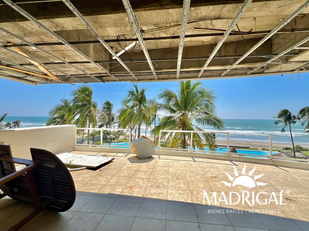 Galapagos | Beachfront Apartment for Sale Requires Reconstruction