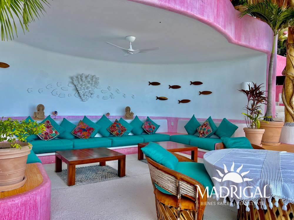 Exclusiva casa en venta en Marina Brisas con un terreno adicional de 1000 m2 con proyecto