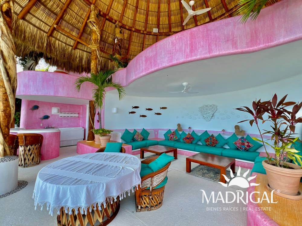 Exclusiva casa en venta en Marina Brisas con un terreno adicional de 1000 m2 con proyecto