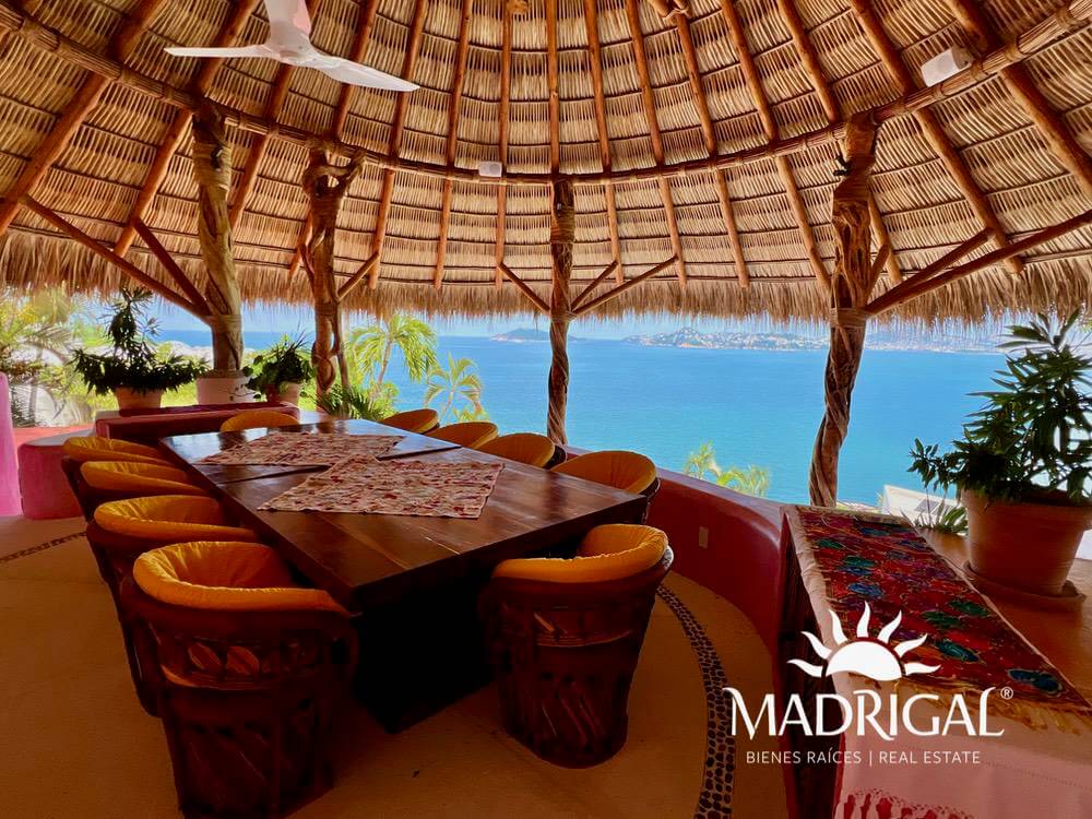 Exclusiva casa en venta en Marina Brisas con un terreno adicional de 1000 m2 con proyecto