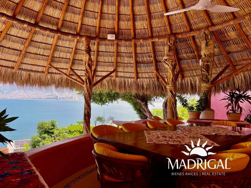 Exclusiva casa en venta en Marina Brisas con un terreno adicional de 1000 m2 con proyecto