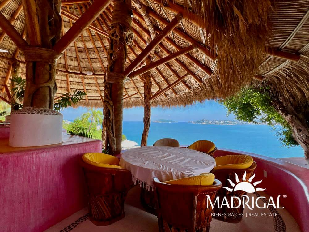 Exclusiva casa en venta en Marina Brisas con un terreno adicional de 1000 m2 con proyecto