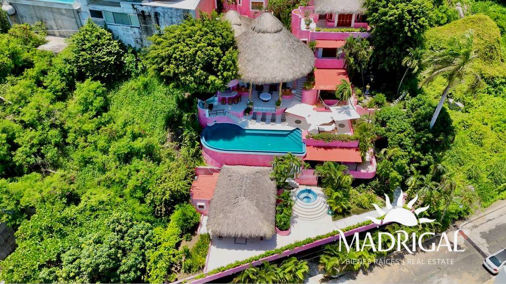 Exclusiva casa en venta en Marina Brisas con un terreno adicional de 1000 m2 con proyecto