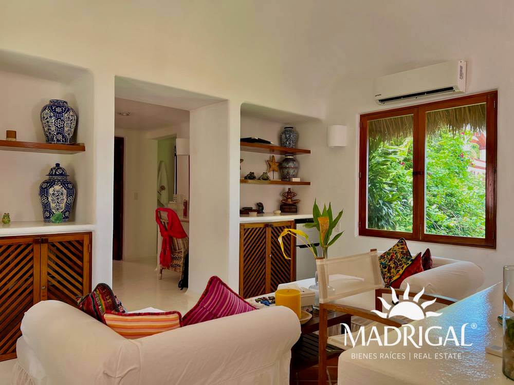 Exclusiva casa en venta en Marina Brisas con un terreno adicional de 1000 m2 con proyecto