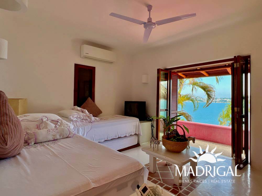 Exclusiva casa en venta en Marina Brisas con un terreno adicional de 1000 m2 con proyecto