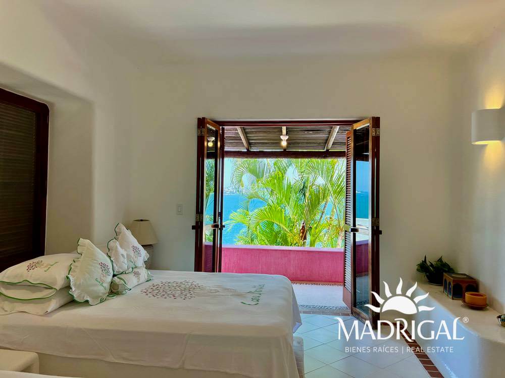 Exclusiva casa en venta en Marina Brisas con un terreno adicional de 1000 m2 con proyecto