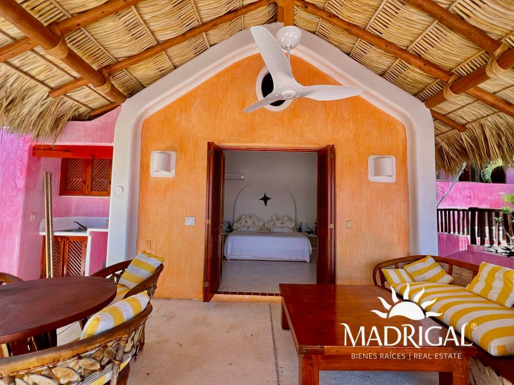 Exclusiva casa en venta en Marina Brisas con un terreno adicional de 1000 m2 con proyecto