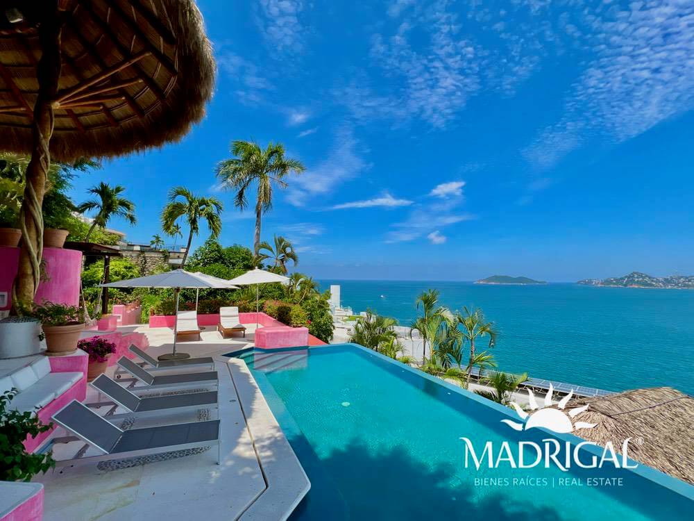 Exclusiva casa en venta en Marina Brisas con un terreno adicional de 1000 m2 con proyecto