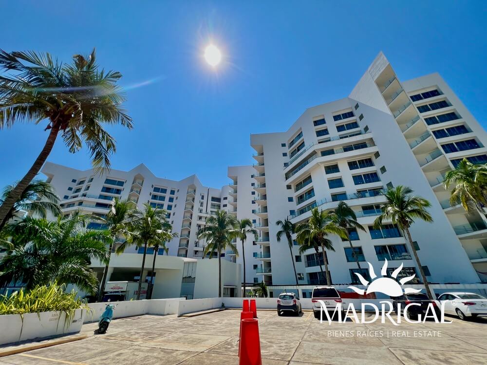 Tikal | Departamento en venta en Playa Diamante Acapulco para su reconstrucción