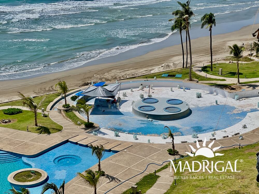 Tikal | Departamento en venta en Playa Diamante Acapulco para su reconstrucción