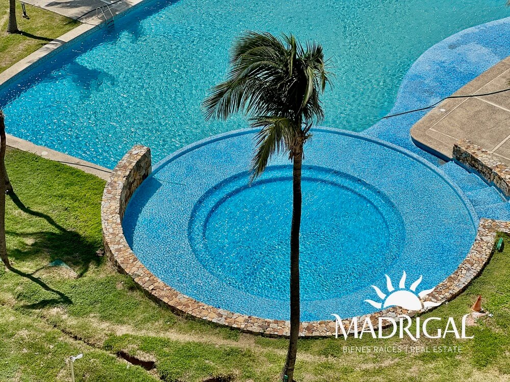 Tikal | Departamento en venta en Playa Diamante Acapulco para su reconstrucción