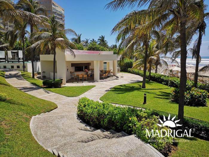 Tikal | Departamento en venta en Playa Diamante Acapulco para su reconstrucción