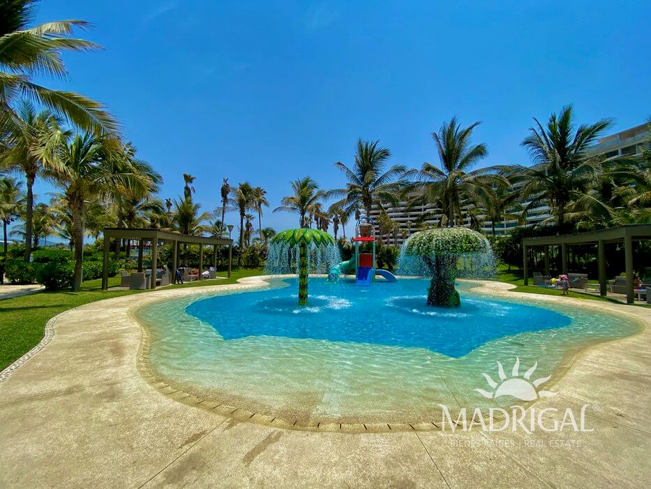 la Isla | Duplex en venta de Cuatro Recámaras con Acceso a Playa