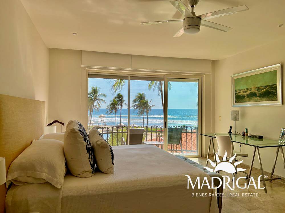 Apartment for Sale Facing the Beach with Three Bedrooms | Del Mar Tres Vidas