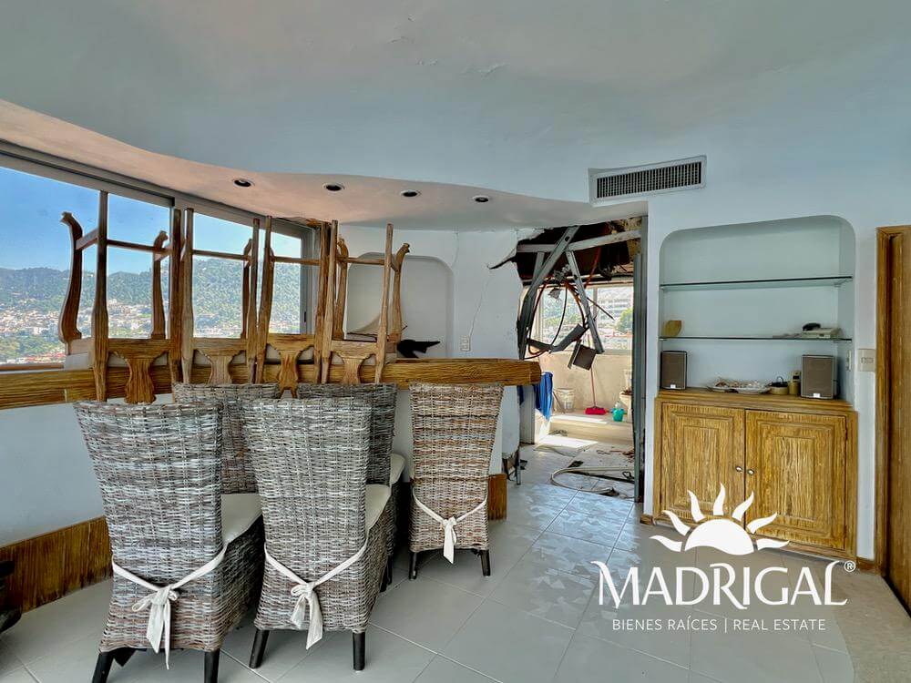 Brisamar – Oceanfront Penthouse for Renovation with Private Pier