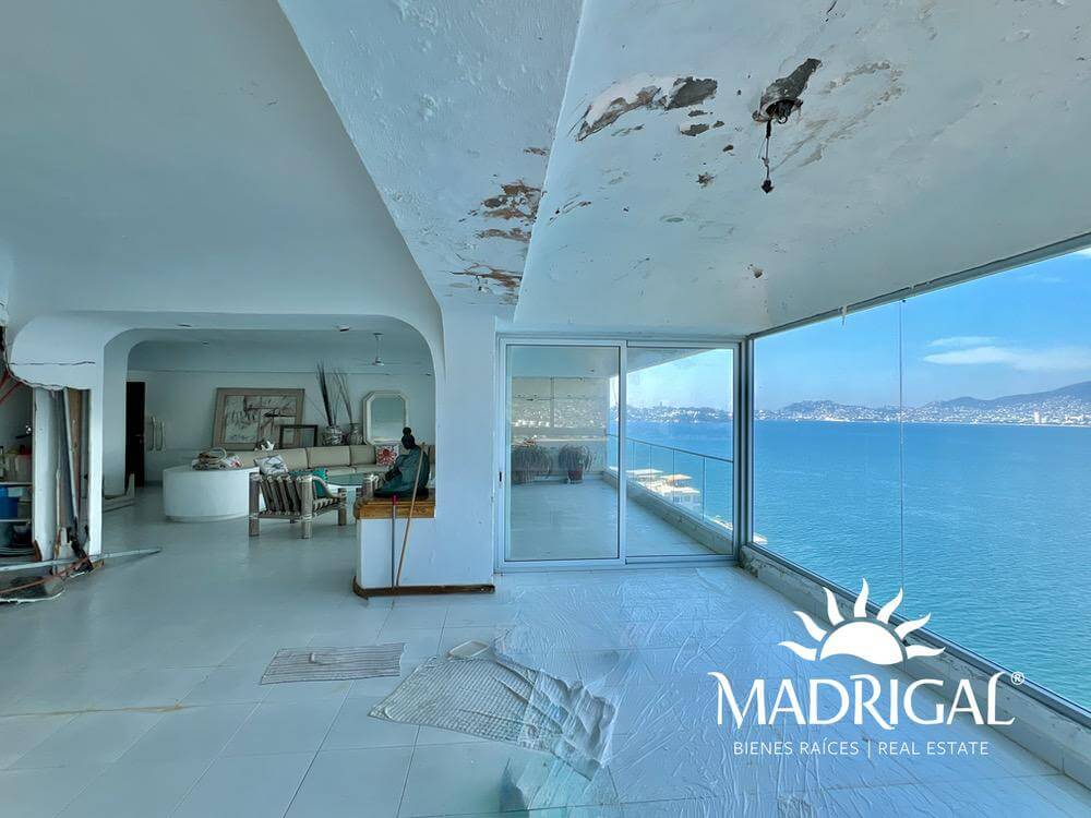 Brisamar – Oceanfront Penthouse for Renovation with Private Pier