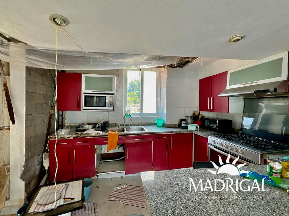 Brisamar – Oceanfront Penthouse for Renovation with Private Pier