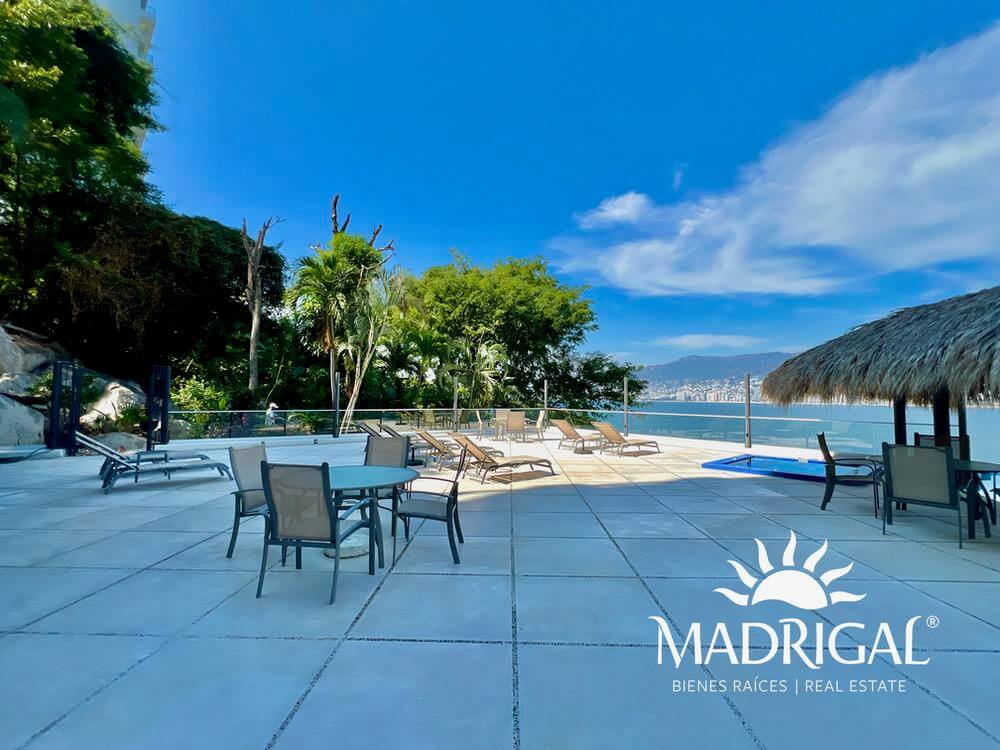 Brisamar – Oceanfront Penthouse for Renovation with Private Pier