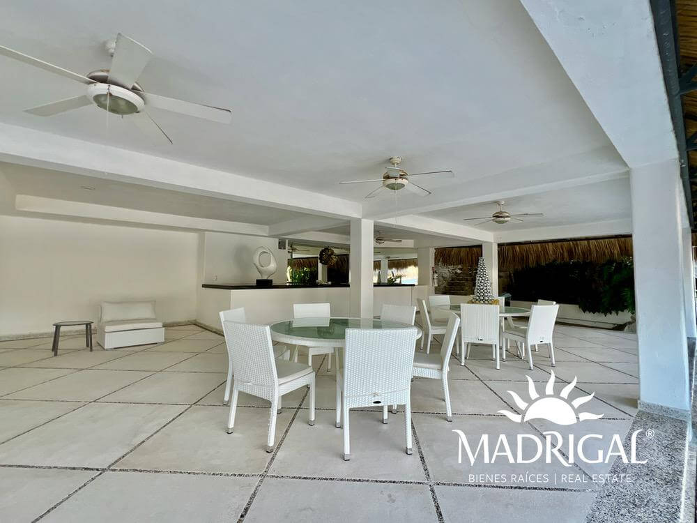 Brisamar – Oceanfront Penthouse for Renovation with Private Pier